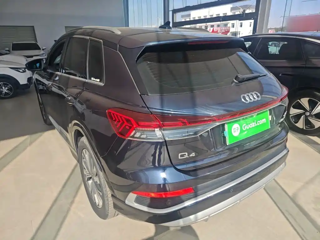 Audi Q4 e-tron 2024