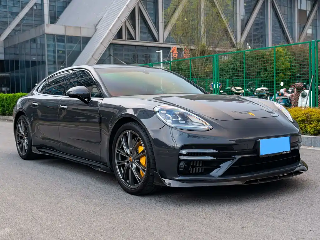 Porsche Panamera 2023