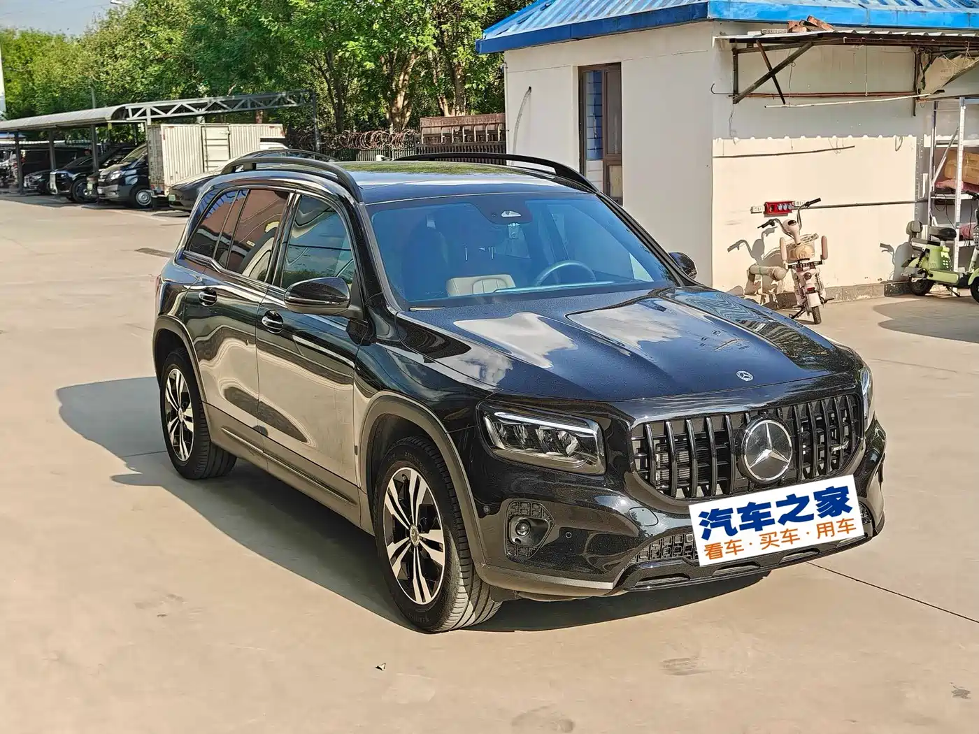 Mercedes-Benz GLB 2024