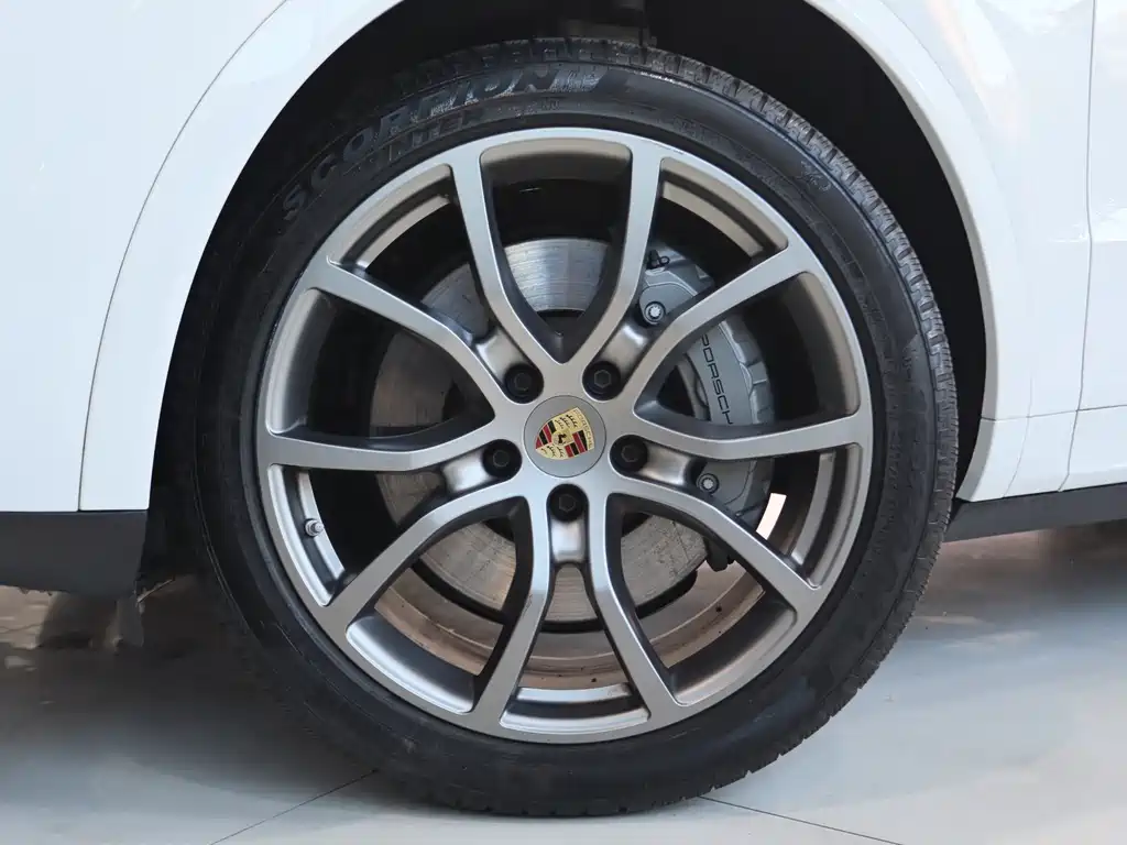Porsche Cayenne 2023