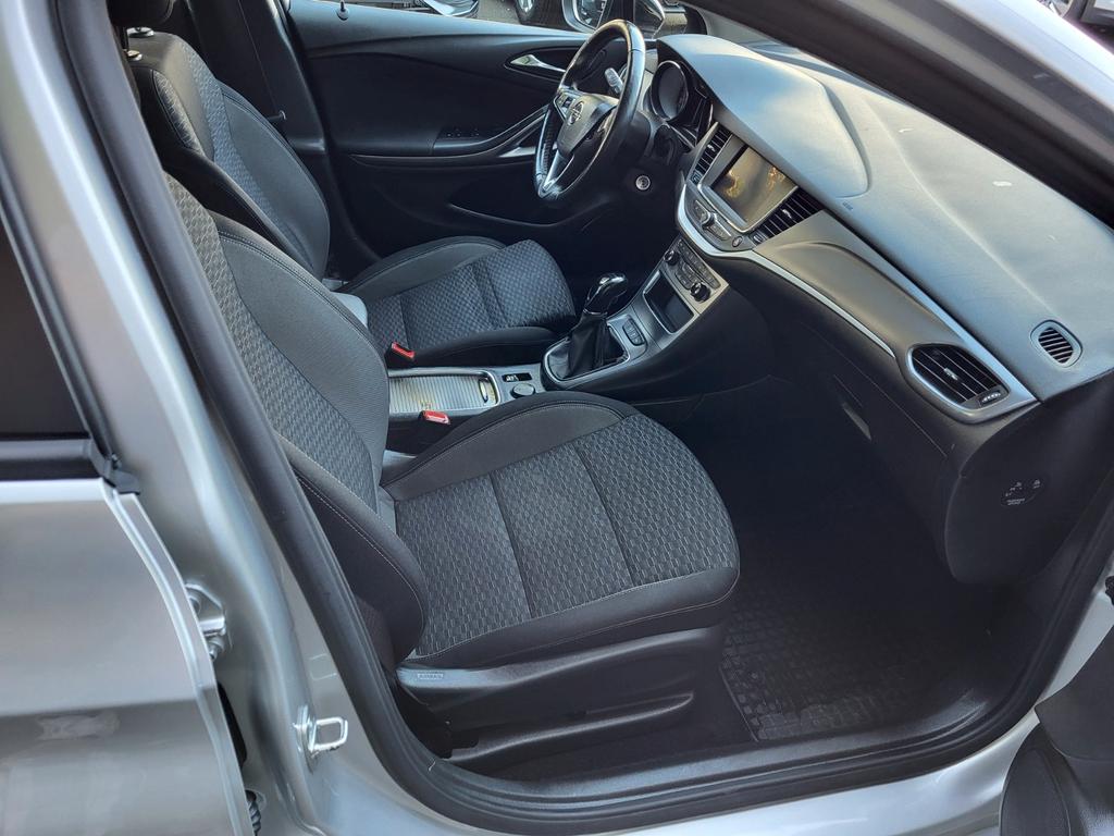 Opel Astra 2021
