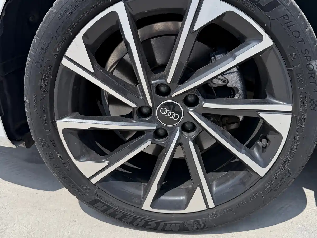 Audi A4 2023