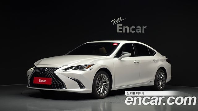 Lexus ES 2021