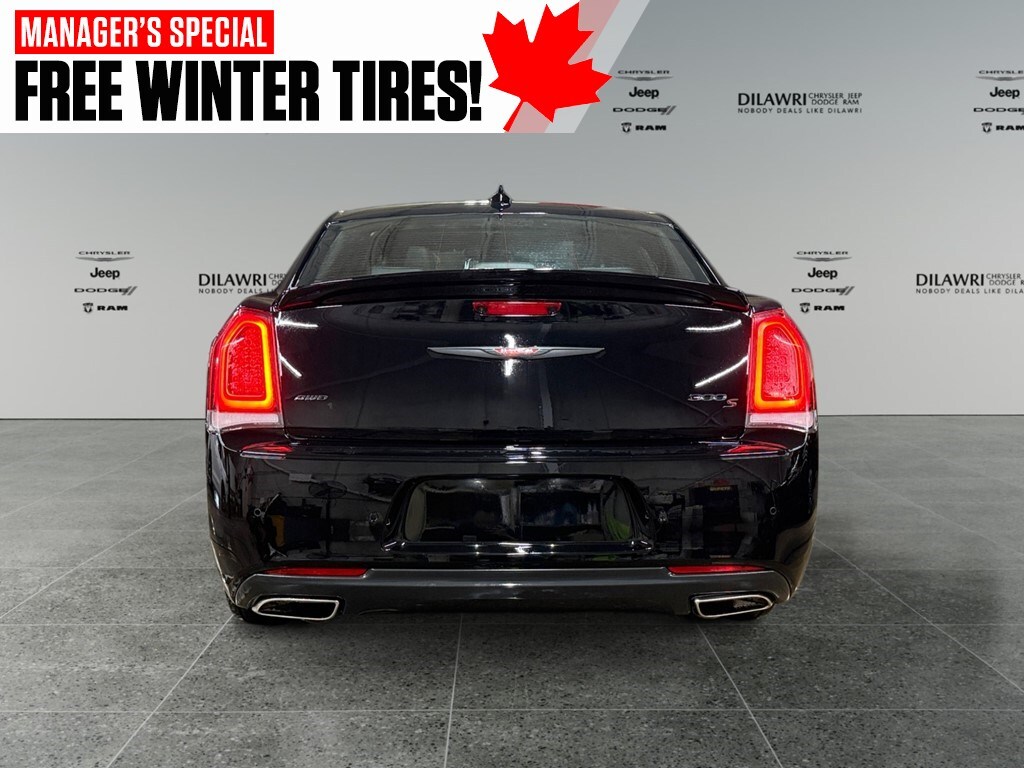 Chrysler 300 2023