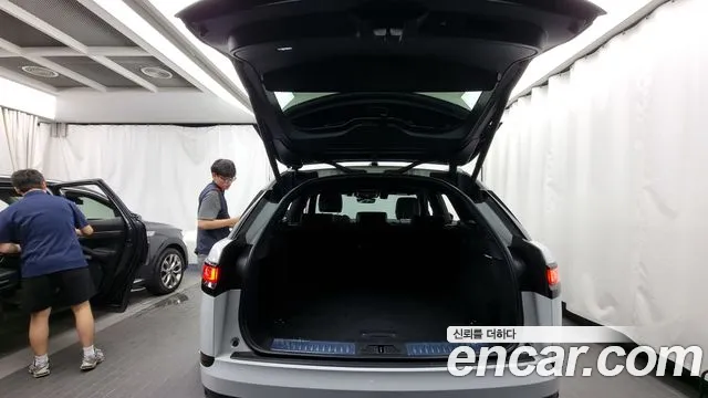Land Rover Range Rover Velar 2021