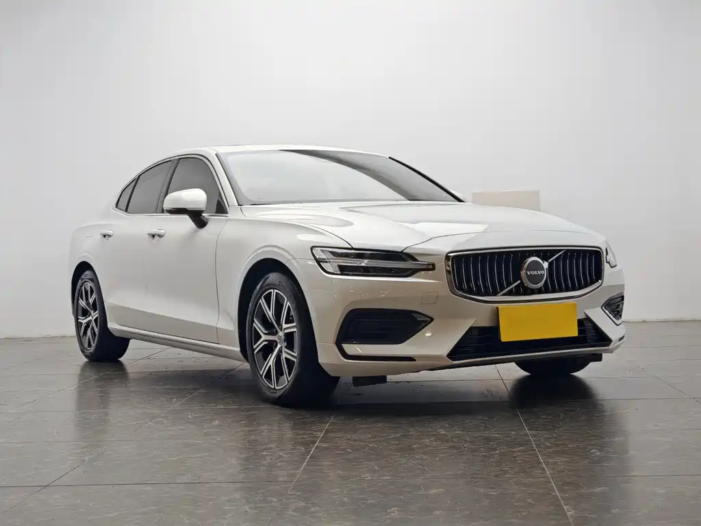 Volvo S60 2025