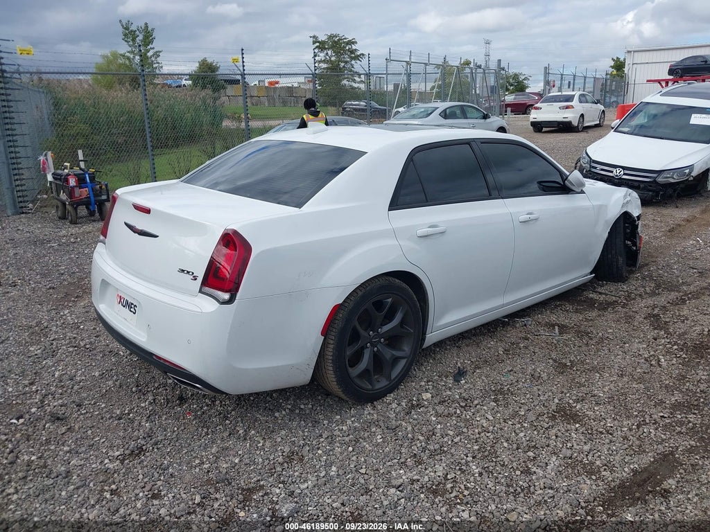 Chrysler 300 2023