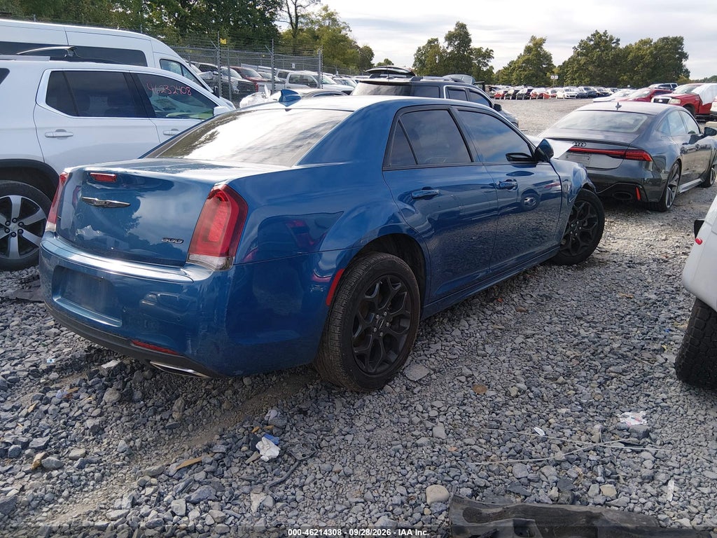 Chrysler 300 2022