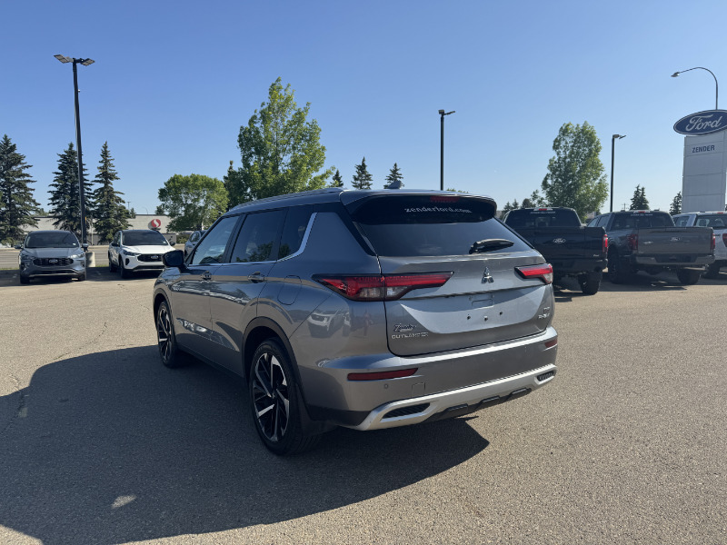 Mitsubishi Outlander 2023