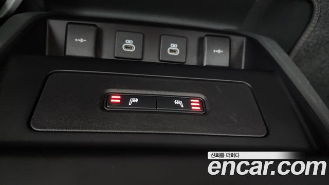 Land Rover Defender 2021