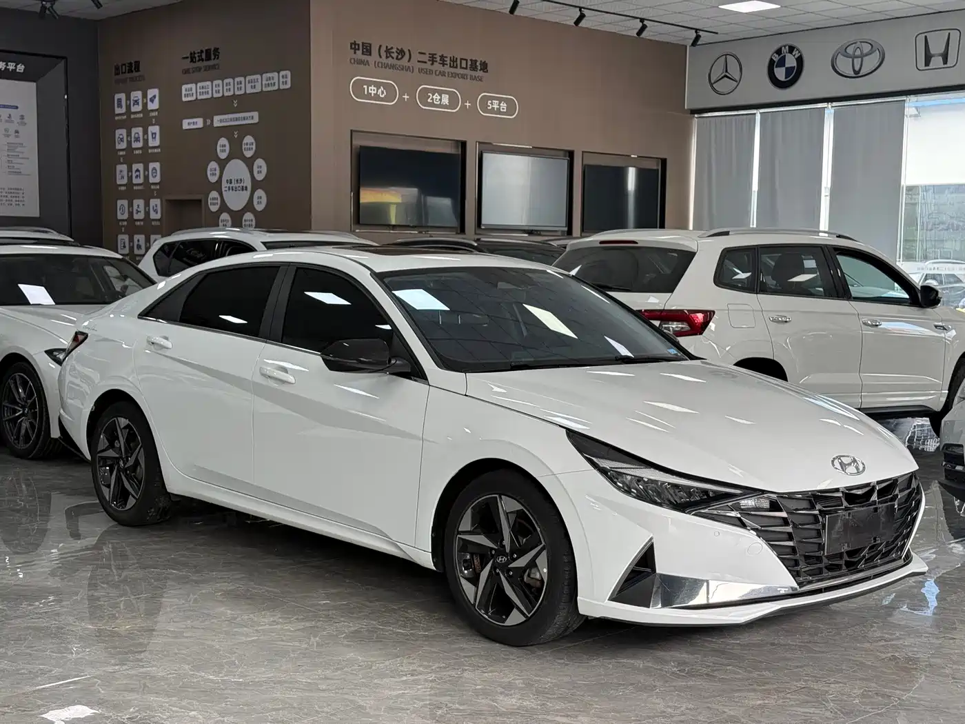 Hyundai Elantra 2022