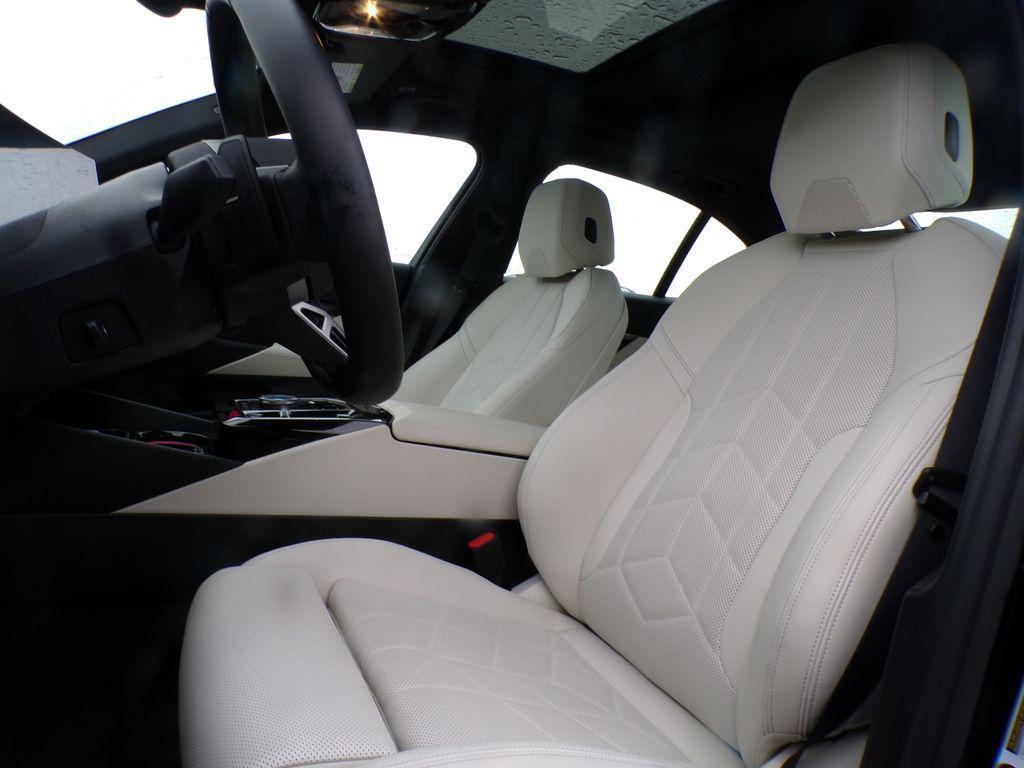 BMW i5 2025