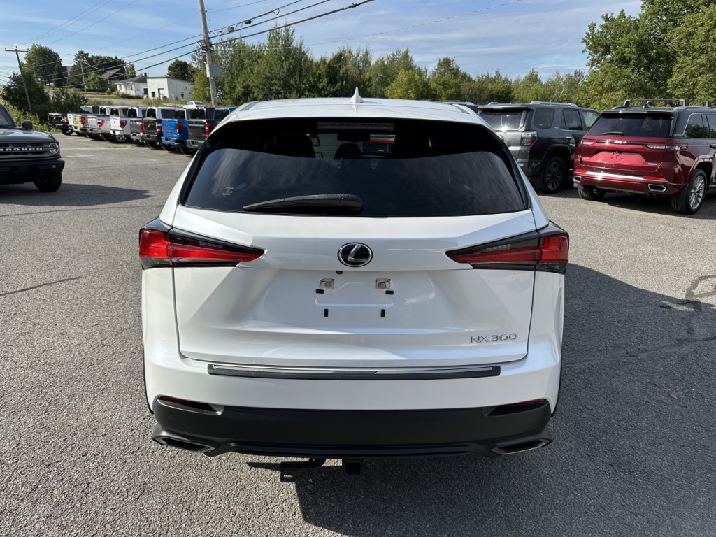 Lexus NX 2021