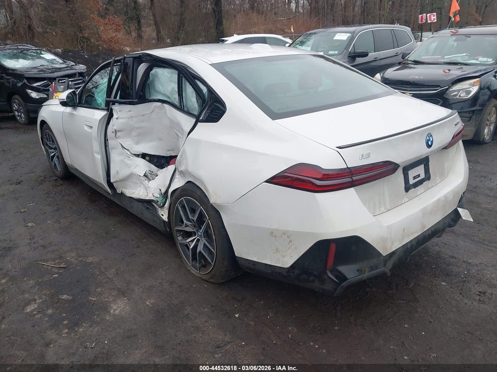 BMW i5 2025