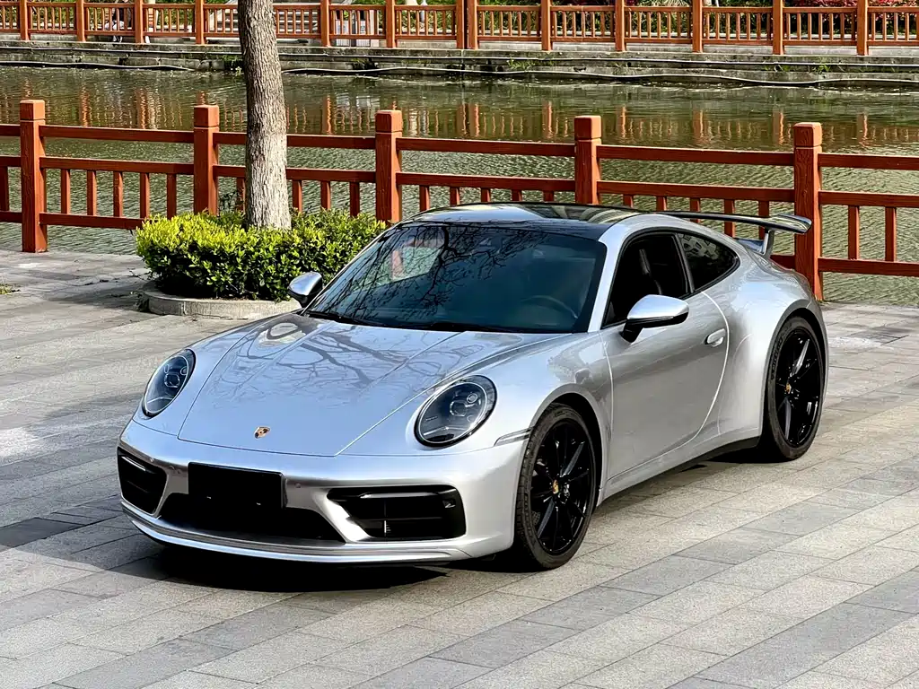 Porsche 911 2025