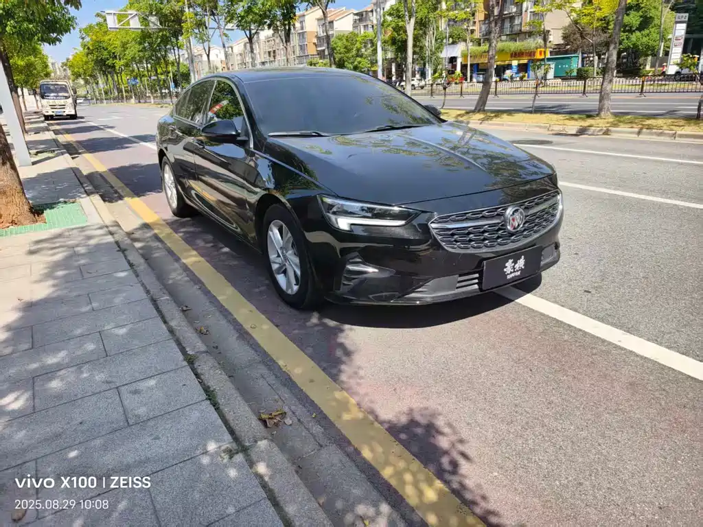 Buick Regal 2021