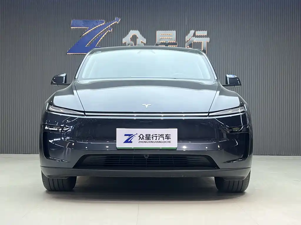 Tesla Model Y 2025