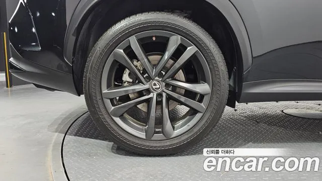Lexus NX 2023