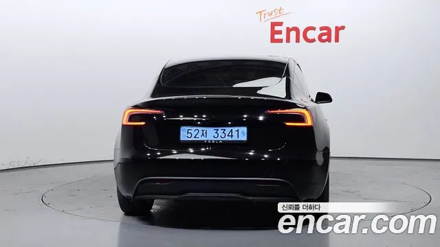 Tesla Model 3 2024