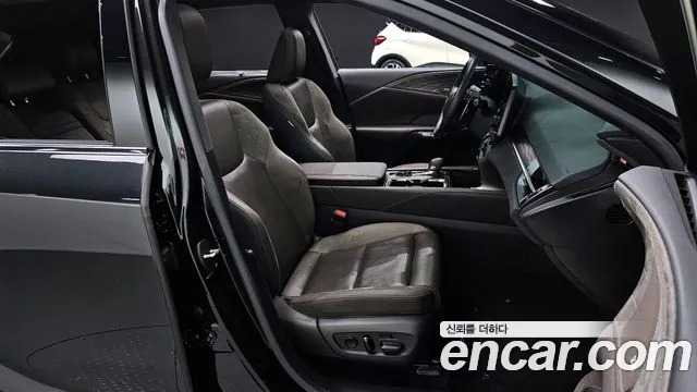 Lexus RX 2023