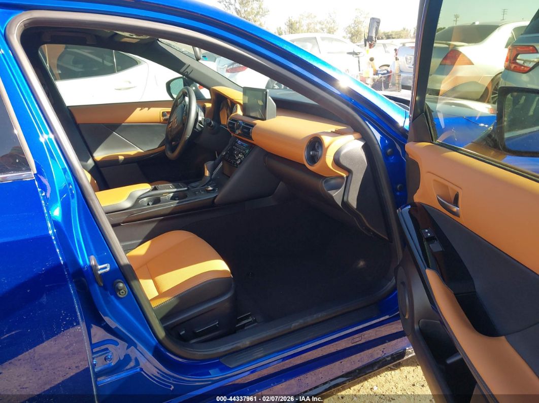Lexus IS 300 2024