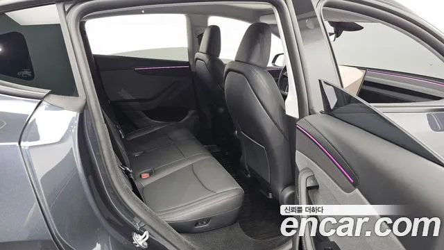 Tesla Model Y 2025