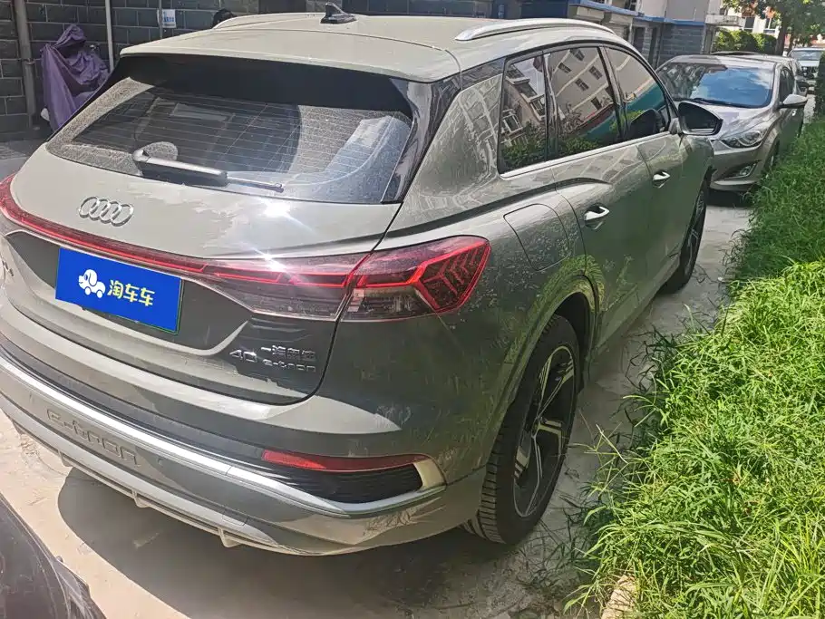 Audi Q4 e-tron 2024