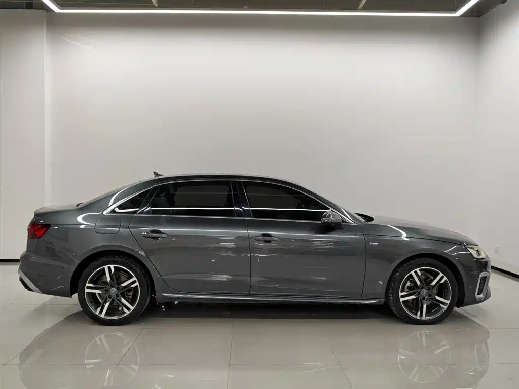Audi A4 2021