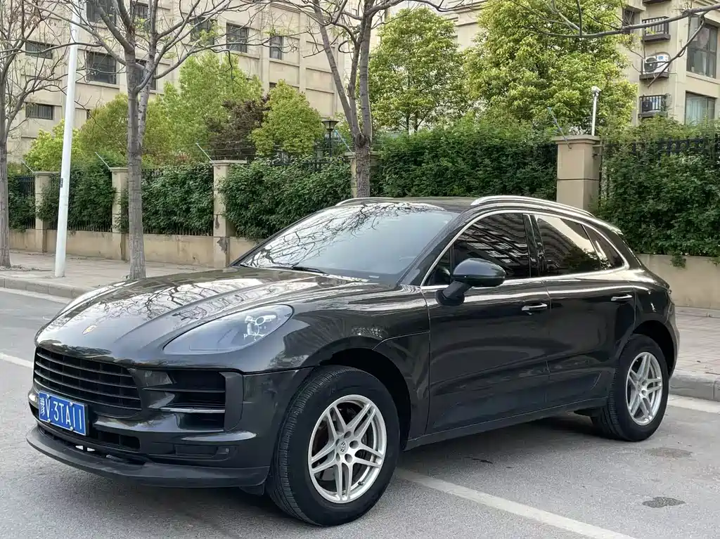 Porsche Macan 2021
