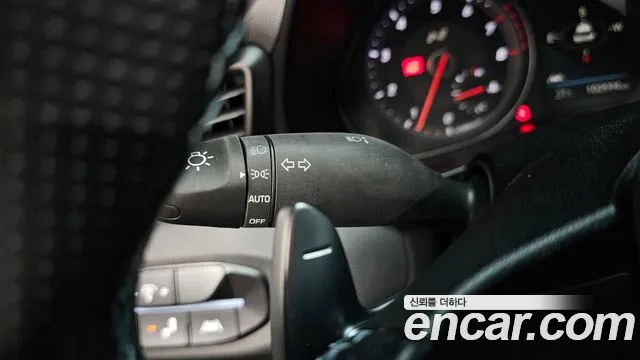 Hyundai Veloster 2020