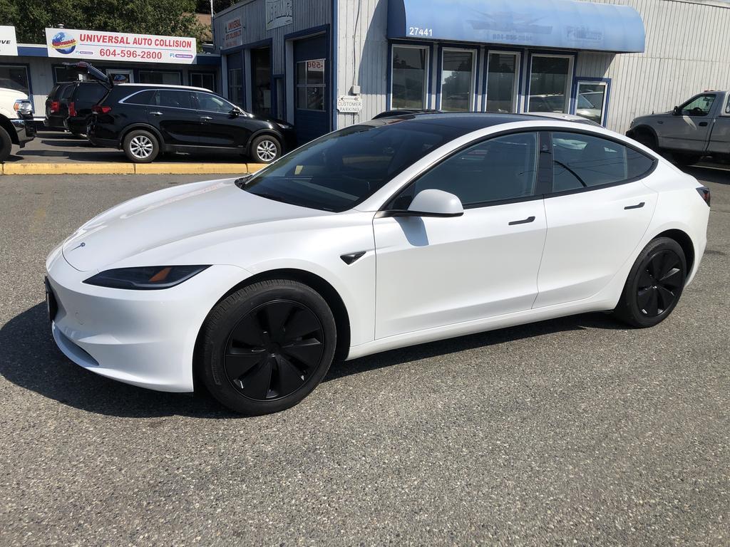 Tesla Model 3 2024