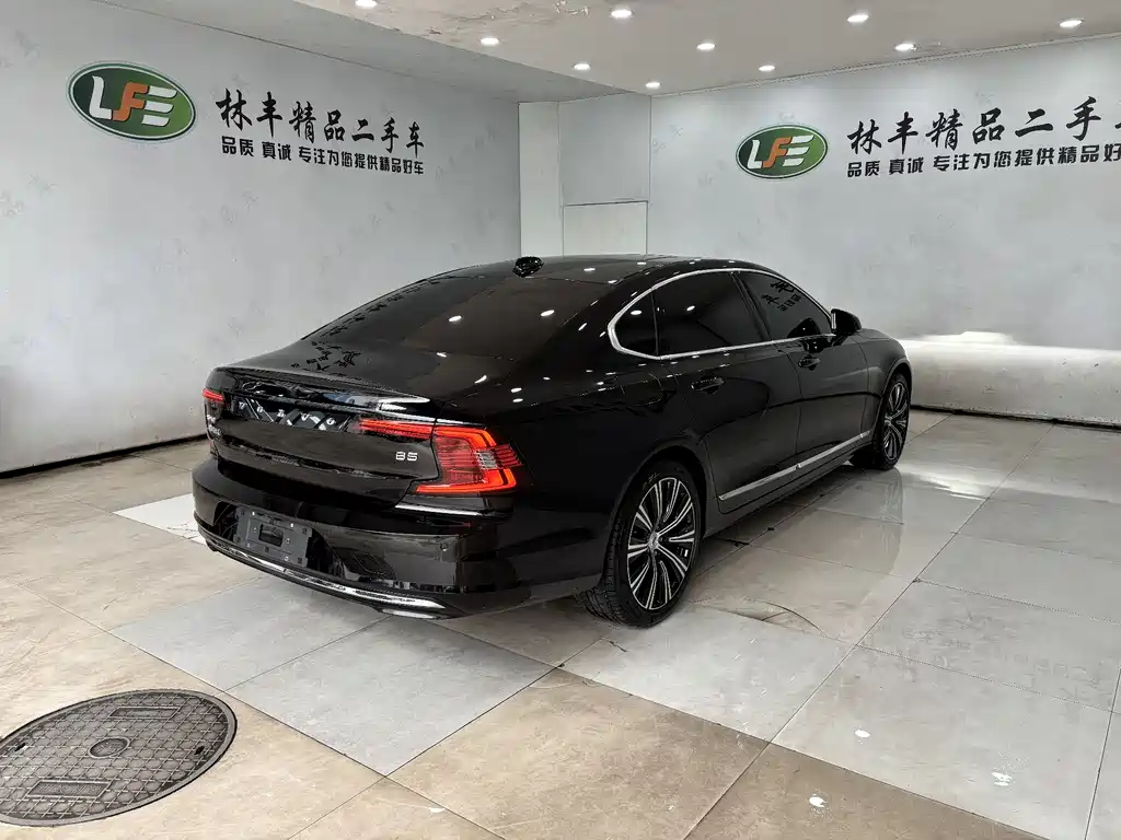 Volvo S90 2024