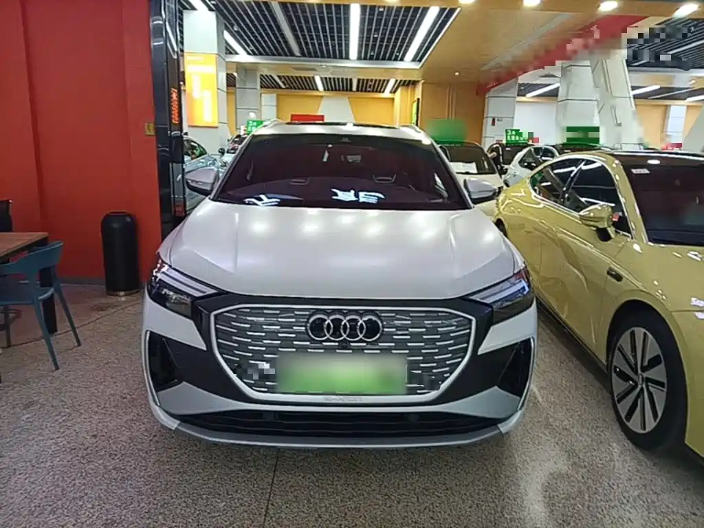 Audi Q4 e-tron 2024