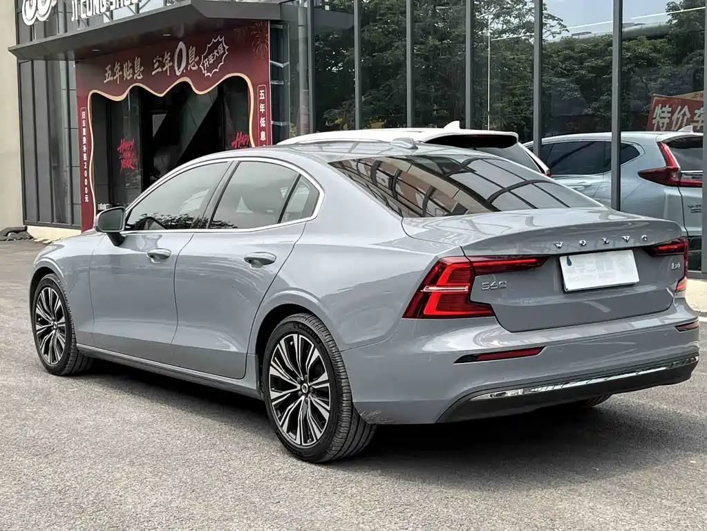 Volvo S60 2022