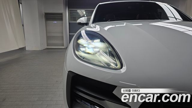 Porsche Macan 2021
