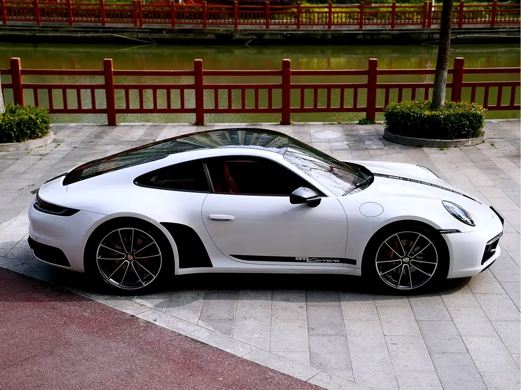 Porsche 911 2024