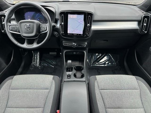 Volvo XC40 2025