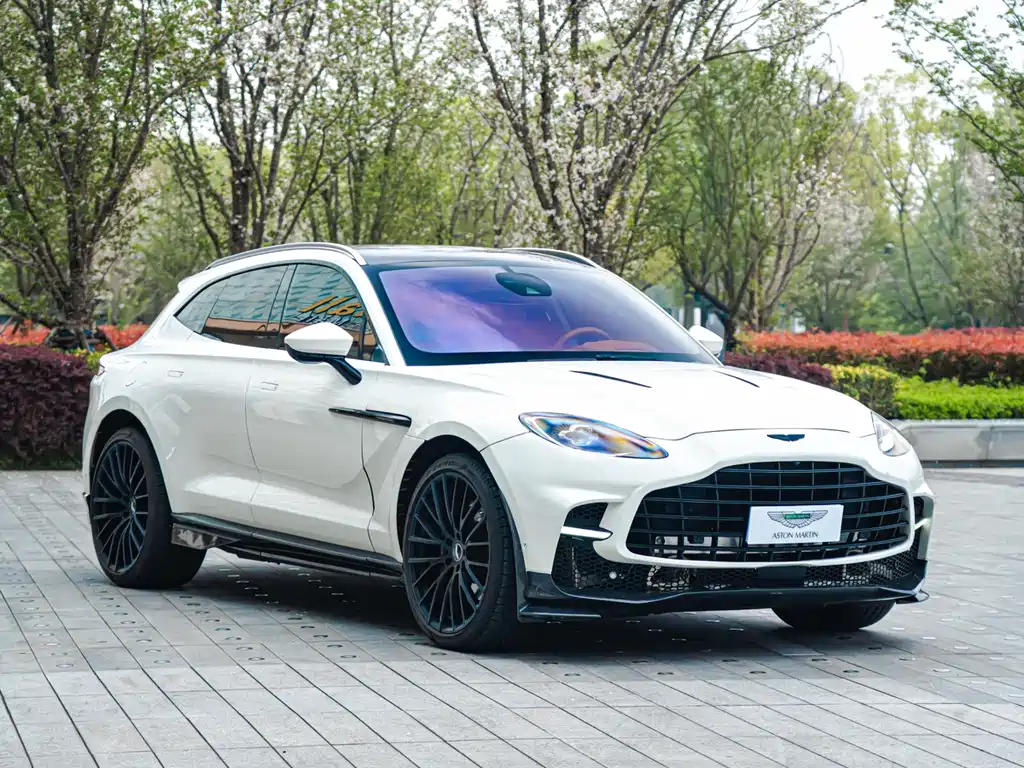 Aston Martin DBX 2021