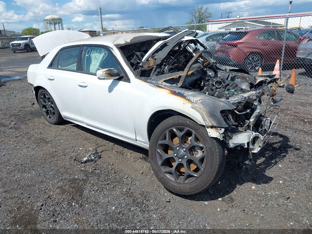 Chrysler 300 2022