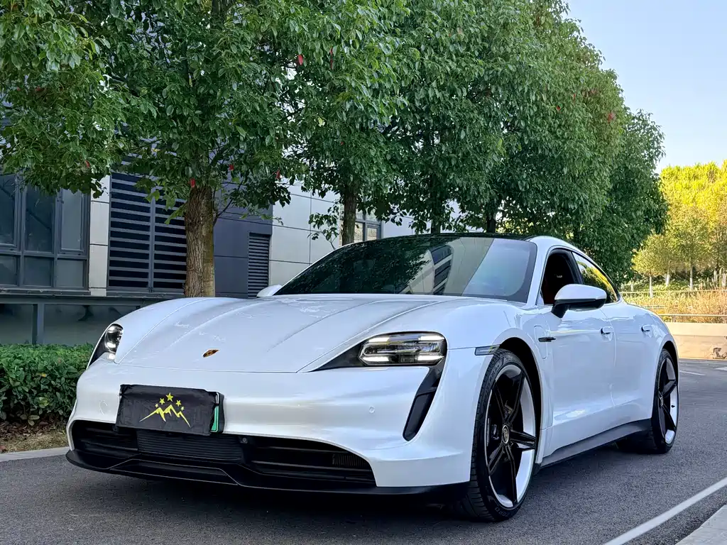 Porsche Taycan 2021
