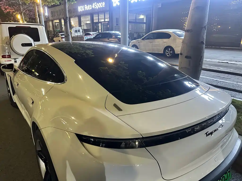 Porsche Taycan 2021