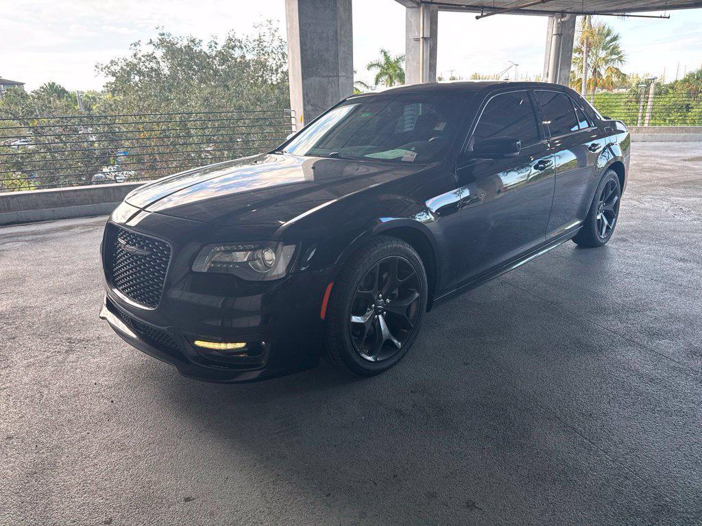 Chrysler 300 2022