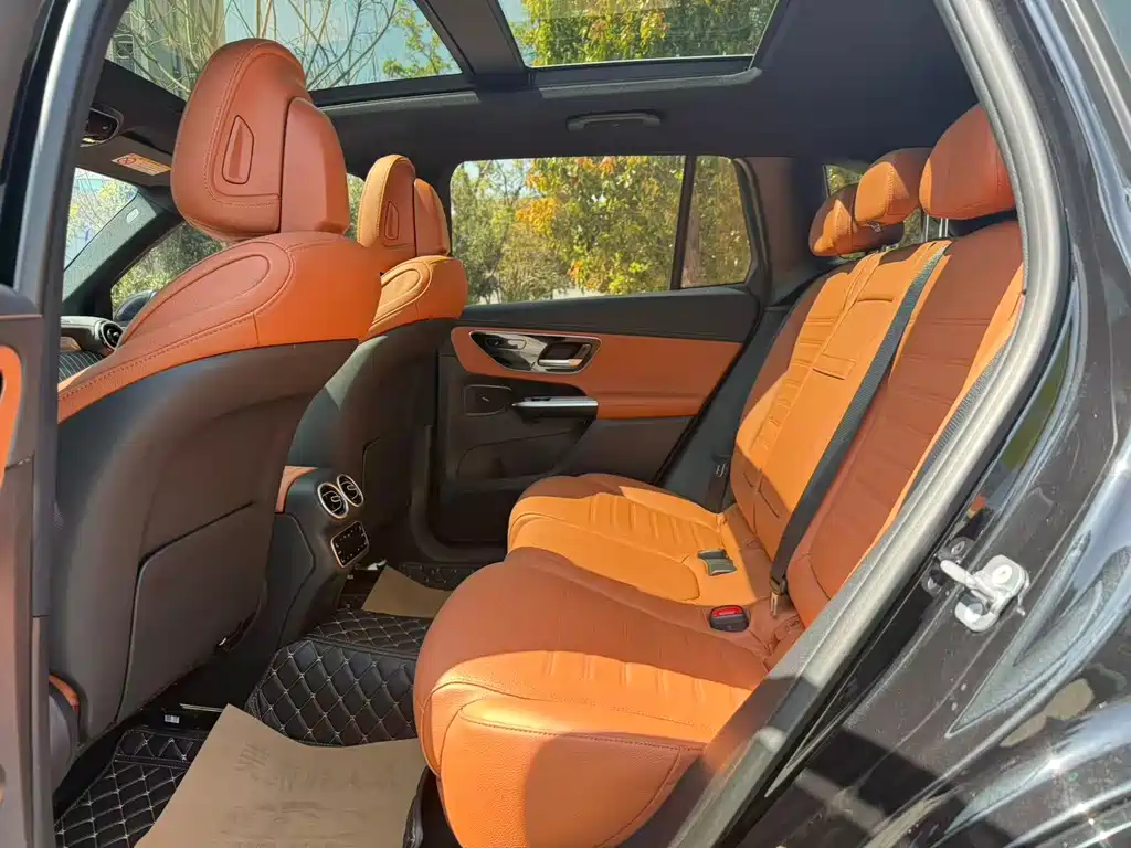 Mercedes-Benz GLC 2023