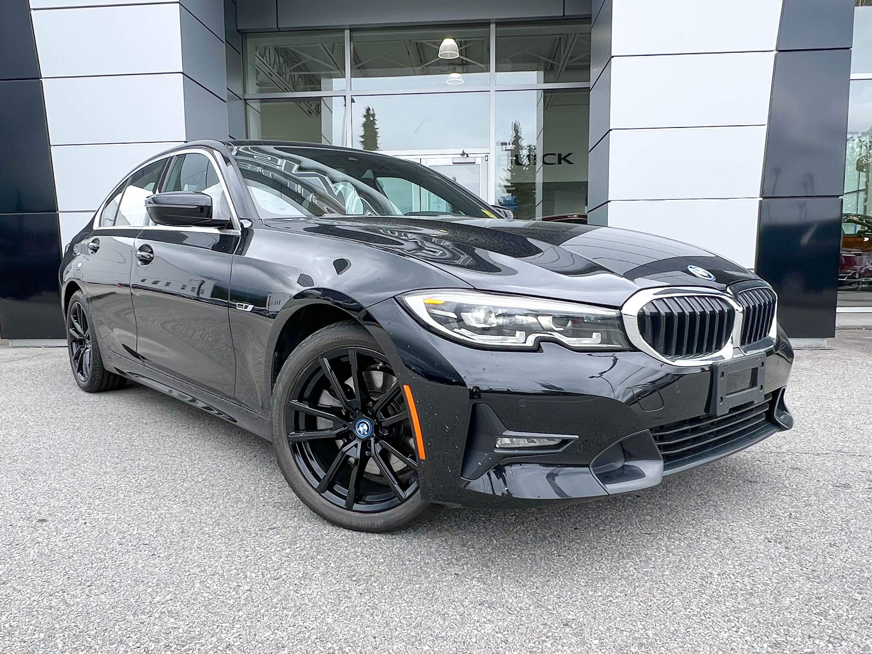 BMW 3 серии 2022