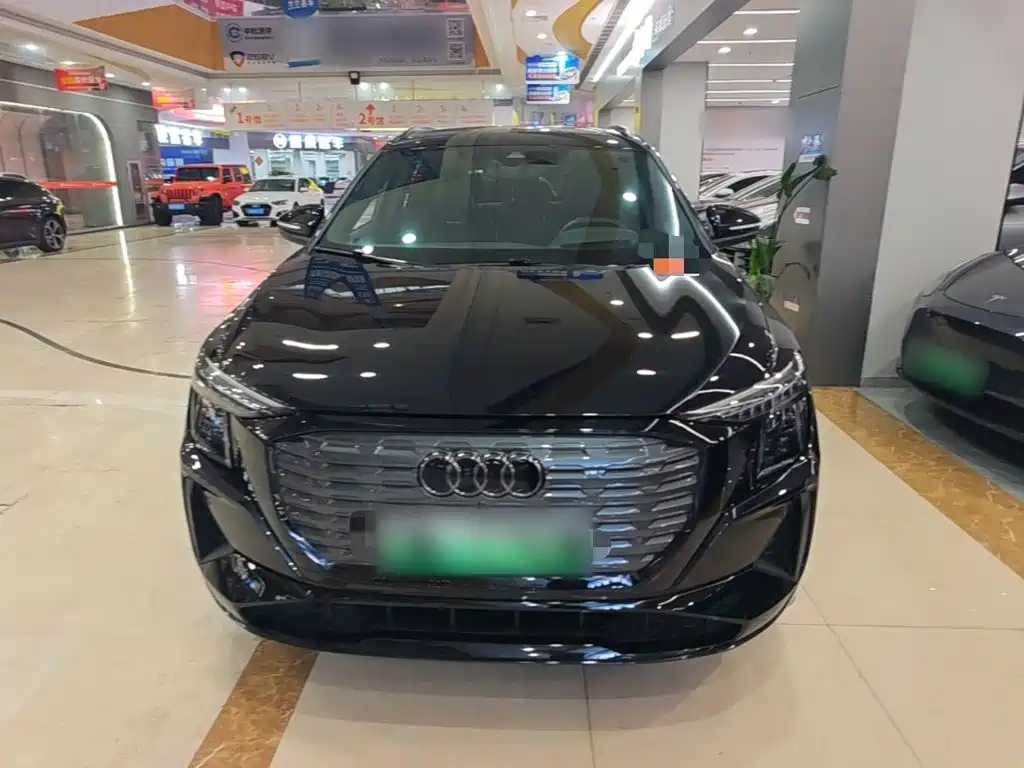 Audi Q5 e-tron 2024
