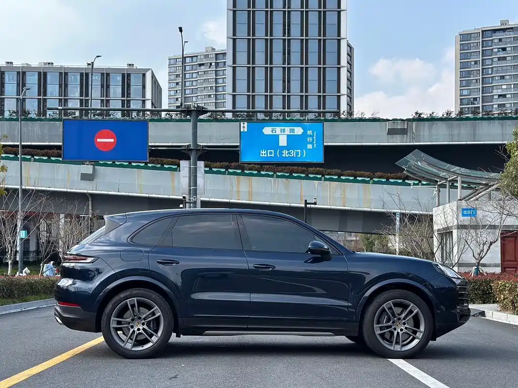 Porsche Cayenne 2023