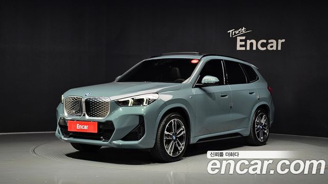 BMW iX1 2024