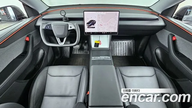 Tesla Model Y 2025