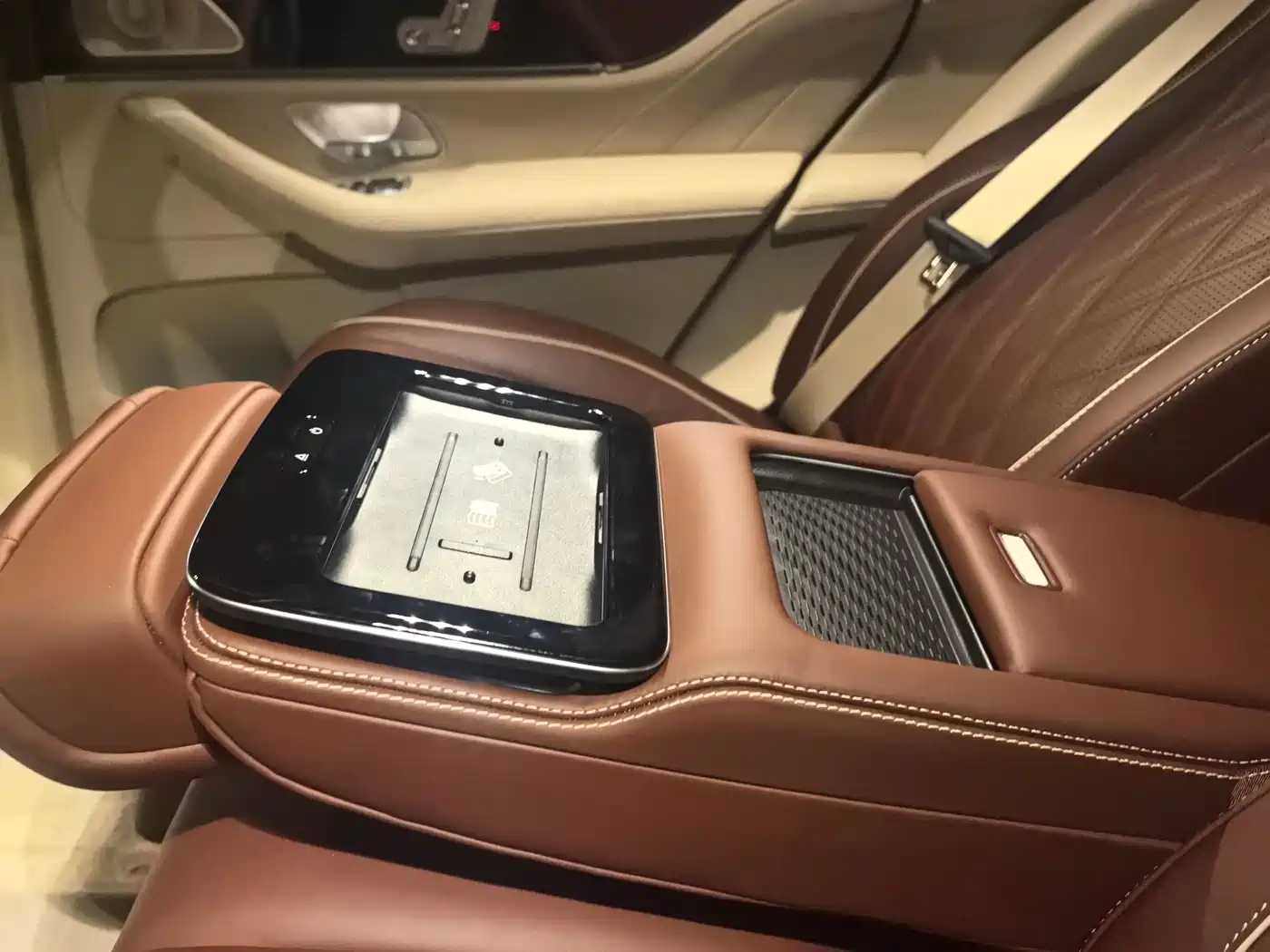 Mercedes-Benz Maybach GLS 2024