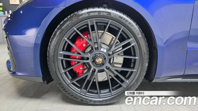 Porsche Panamera 2025